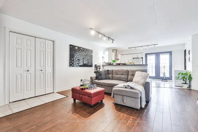 Additional image 3 of 1421 Walker's Line Unit 215