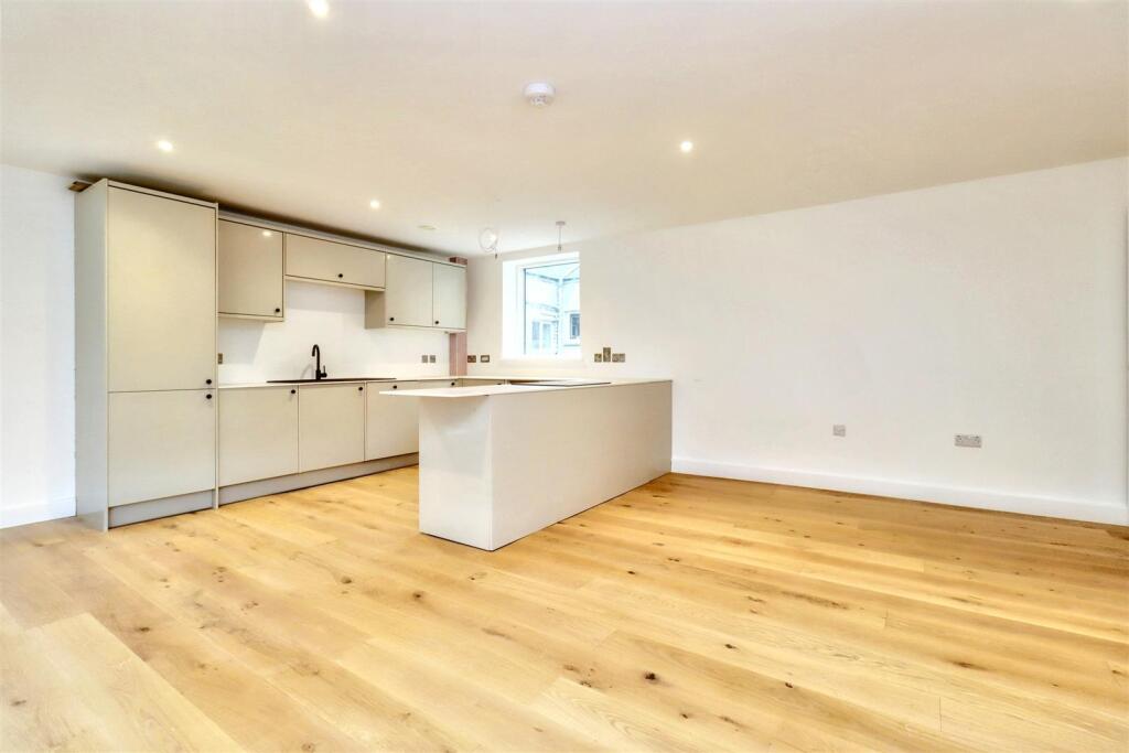 Additional image 4 of Contemporary apartment in Upper Clevedon