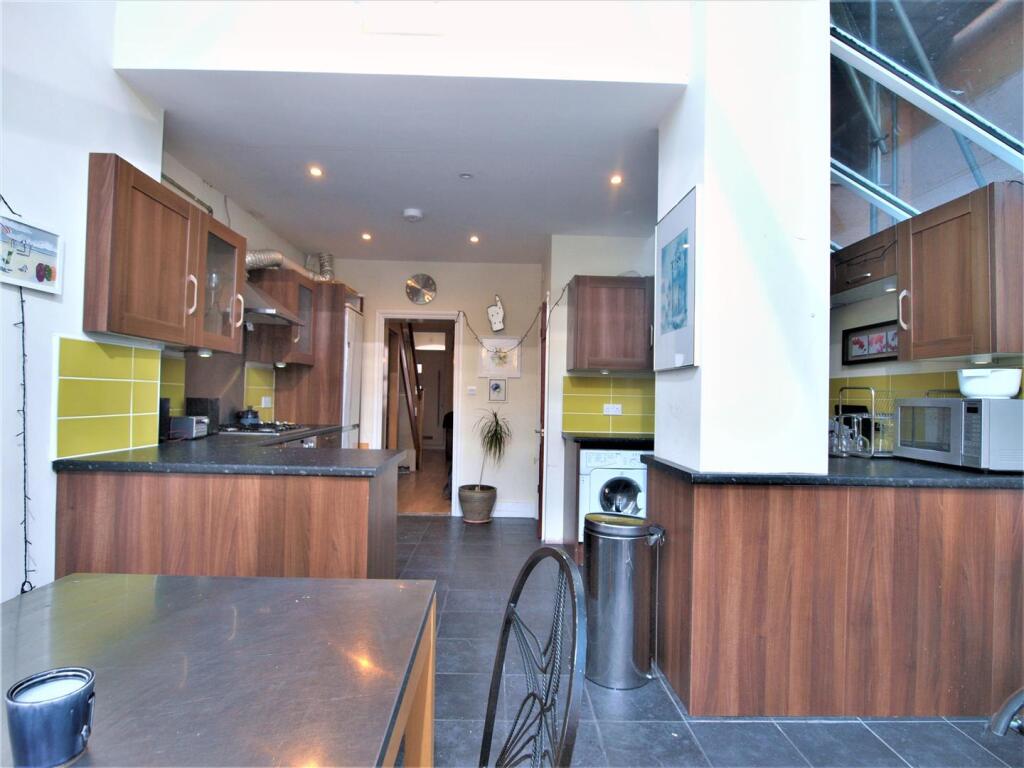 Additional image 15 of Godwin Road, Bromley, BR2