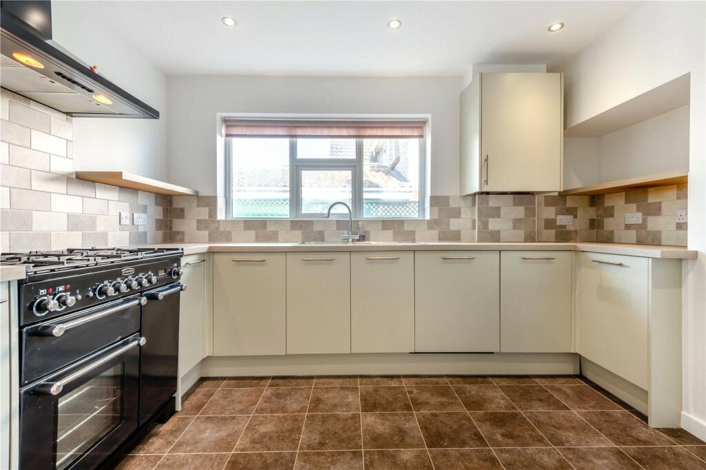 Additional image 14 of Wharncliffe Road, Highcliffe, Christchurch, Dorset, BH23