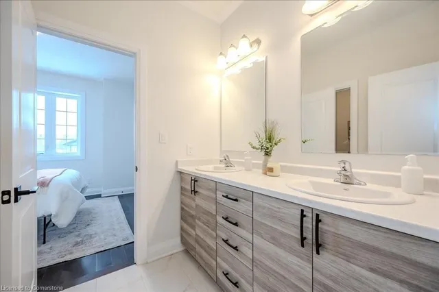 Additional image 29 of 564 Nathalie Cres