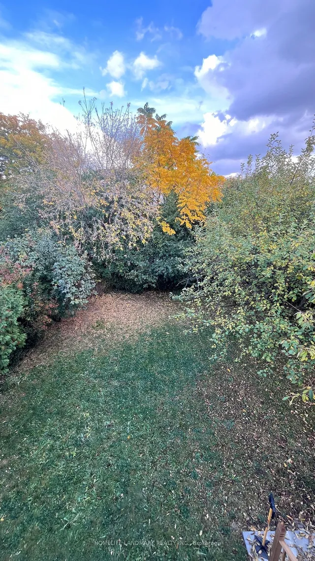 Additional image 27 of 19 Deering Cres