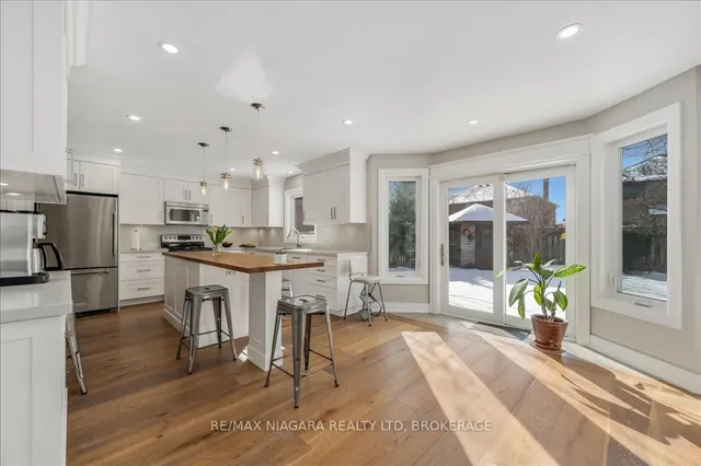 Additional image 5 of 1077 Grandeur Cres