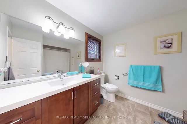 Additional image 26 of 8 Cochrane Ave