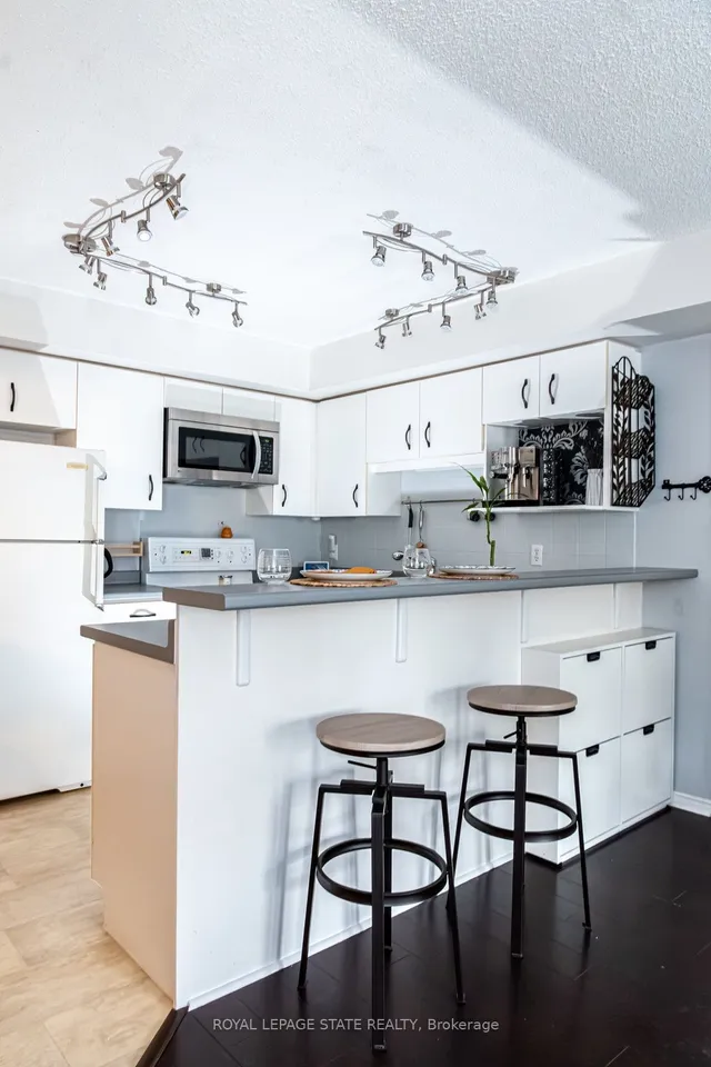 Additional image 13 of 2010 Cleaver Ave Unit 322