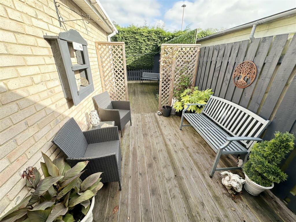 Additional image 24 of Ronaldshay Close, Richmond