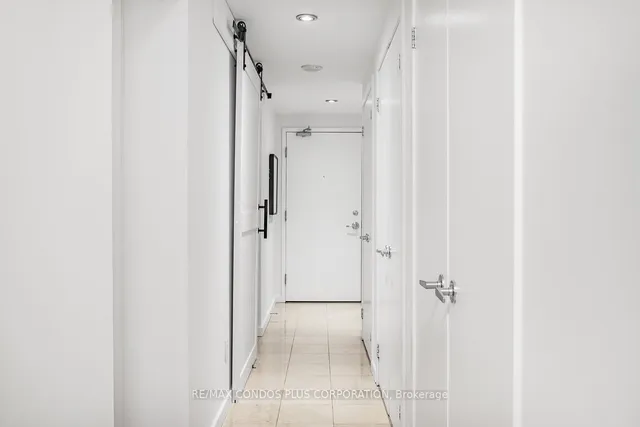 Additional image 3 of 218 Queens Quay Unit 910