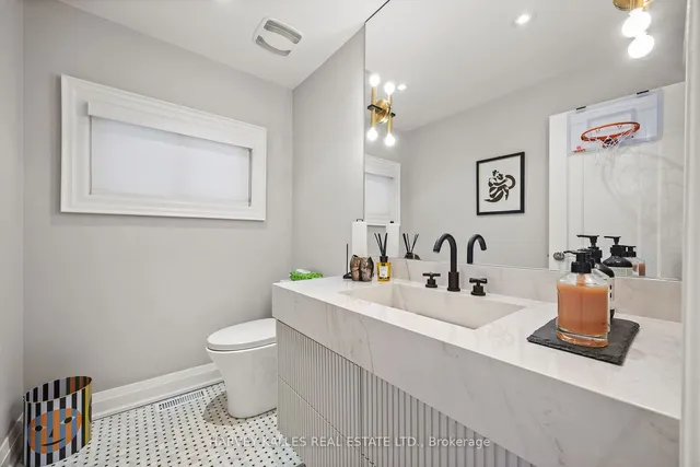 Additional image 31 of 39 Carmichael Ave