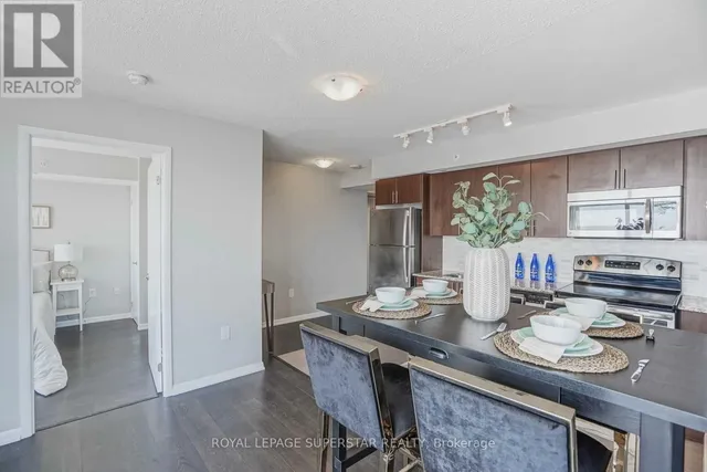 Additional image 10 of 830 Lawrence Ave Unit 1611