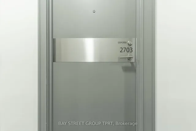 Additional image 3 of 33 Singer Crt Unit 2703