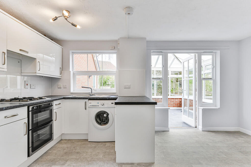 Additional image 20 of Twin Oaks Close, Broadstone