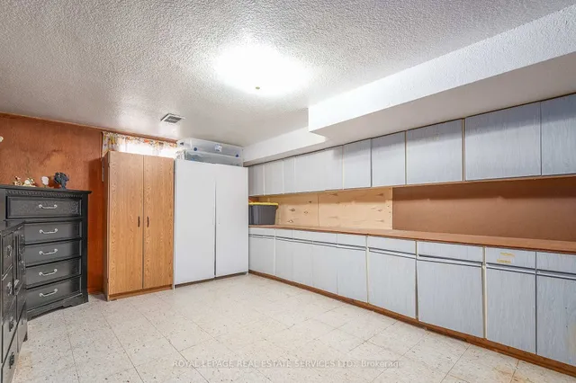 Additional image 32 of 80 Glenden Ave