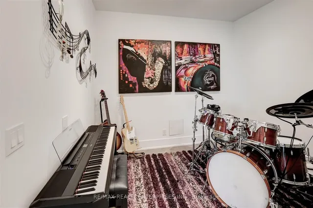 Additional image 12 of 1 Edgewater Dr Unit 212