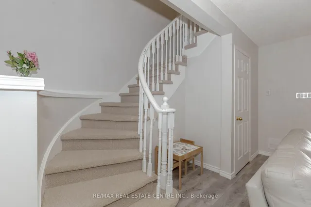 Additional image 19 of 1780 Lampman Ave