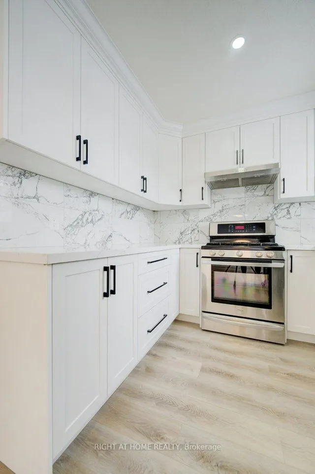 Additional image 17 of 144 Mooregate Cres