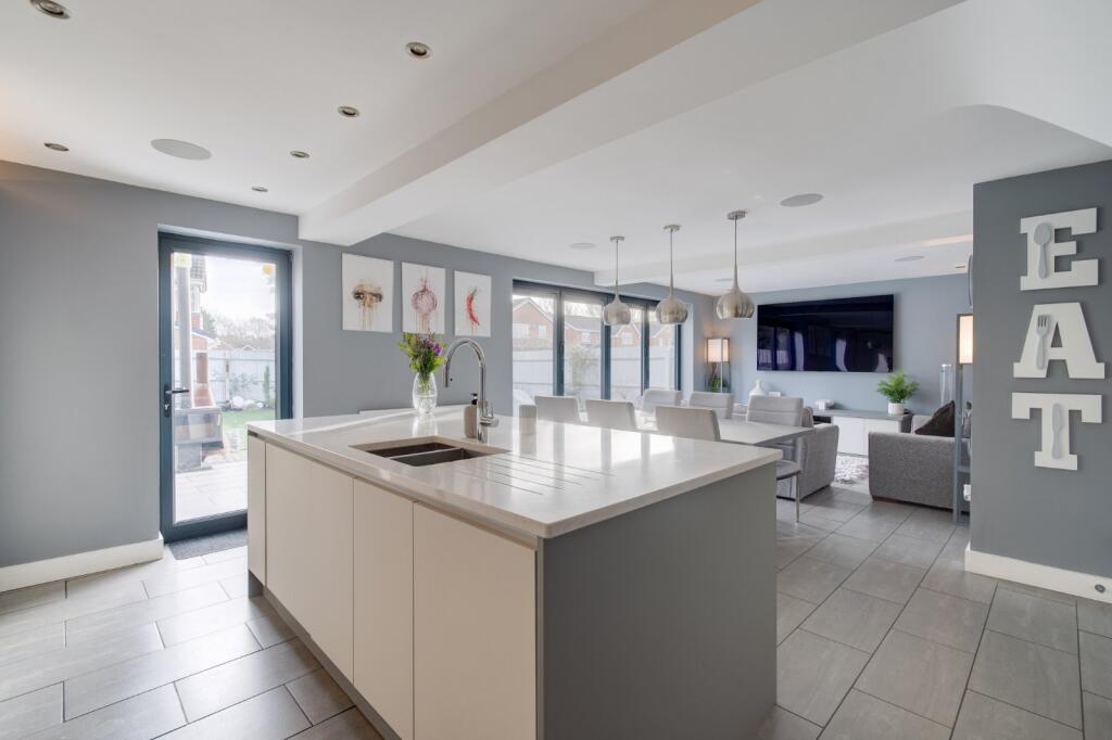 Additional image 3 of Charlesworth Avenue, Shirley, Solihull, West Midlands, B90