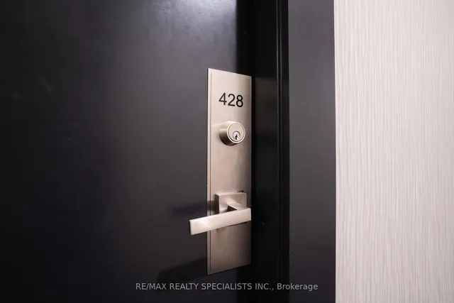 Additional image 3 of 250 Wellington St Unit 428