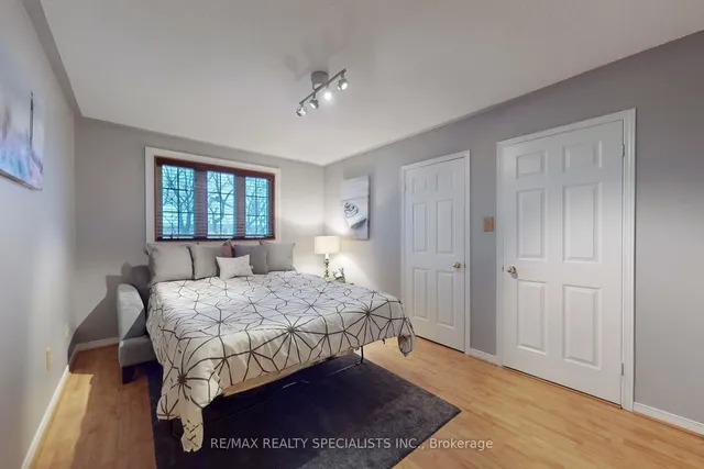 Additional image 31 of 8 Cochrane Ave