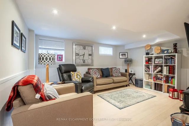 Additional image 23 of 2290 Woodward Ave