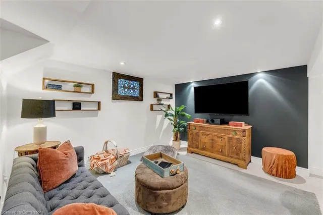 Additional image 22 of 483 Walnut Cres