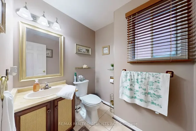 Additional image 19 of 8 Cochrane Ave