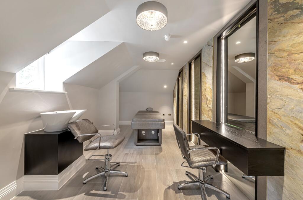 Additional image 37 of Holwood Park Avenue, Keston Park, Locksbottom