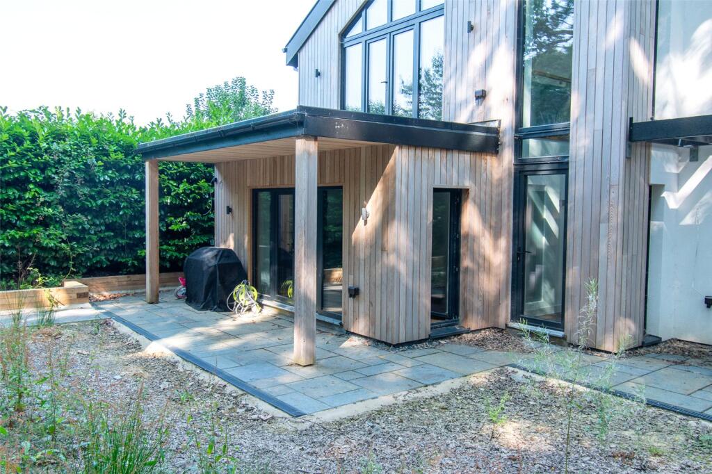 Additional image 27 of Park Street Lane, Park Street, St. Albans, Hertfordshire, AL2