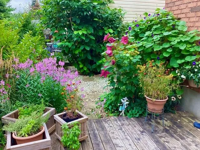 Additional image 25 of 962 Glasgow St