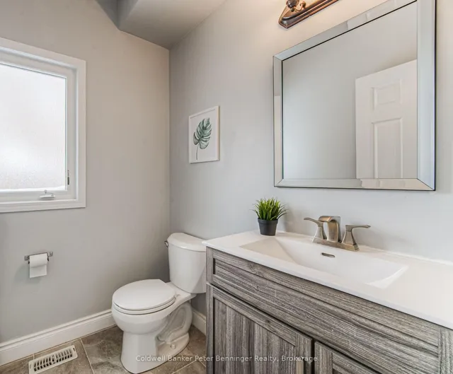 Additional image 14 of 955 Bianca Crt