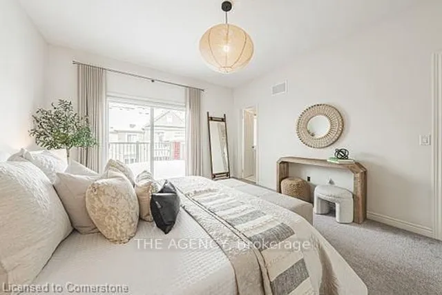 Additional image 33 of 525 Dundas St East