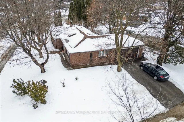 52 Broadfield Dr