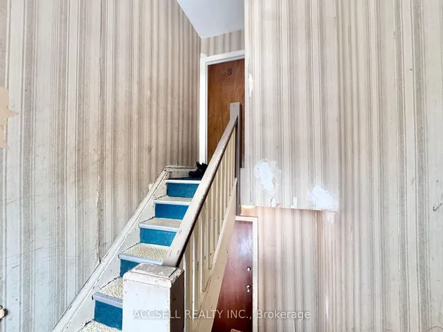 Additional image 18 of 2711 Lakeshore Blvd