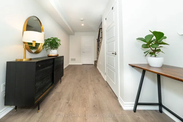 Additional image 3 of 76 Locker Pl