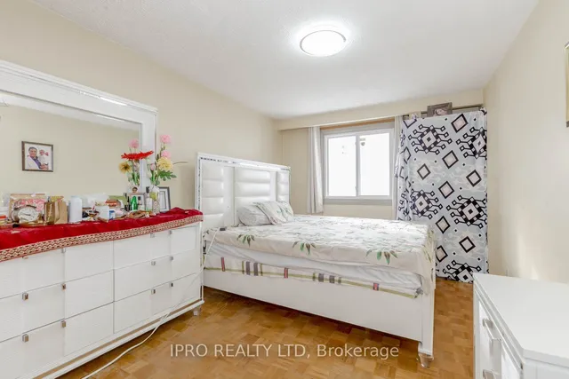 Additional image 22 of 7406 Darcel Ave Unit 1