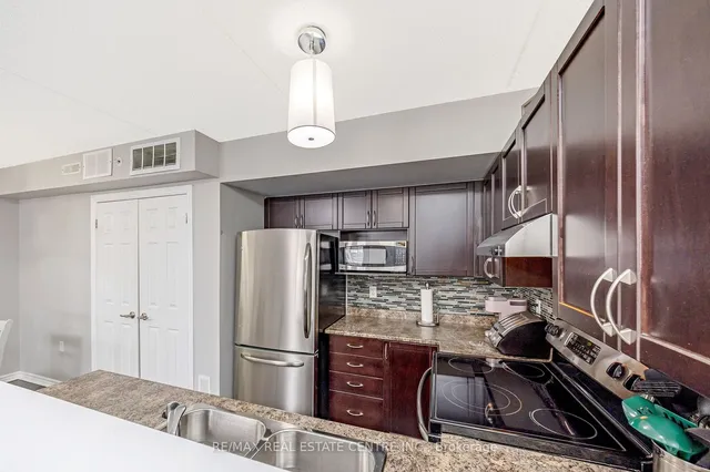 Additional image 11 of 1360 Main St Unit 304