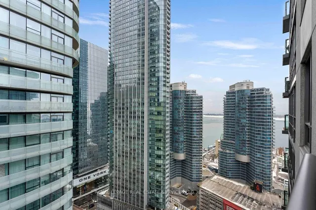 Additional image 2 of 19 Grand Trunk Cres Unit 3709