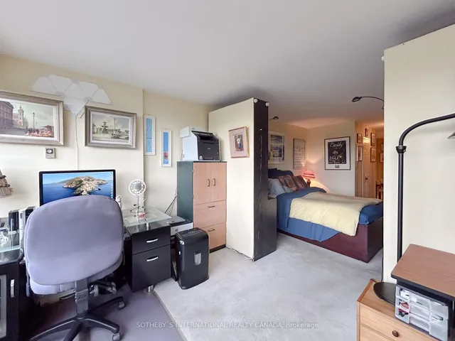 Additional image 34 of 130 Carlton St Unit 906