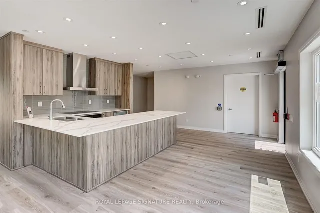 Additional image 29 of 402 The East Mall Unit 213