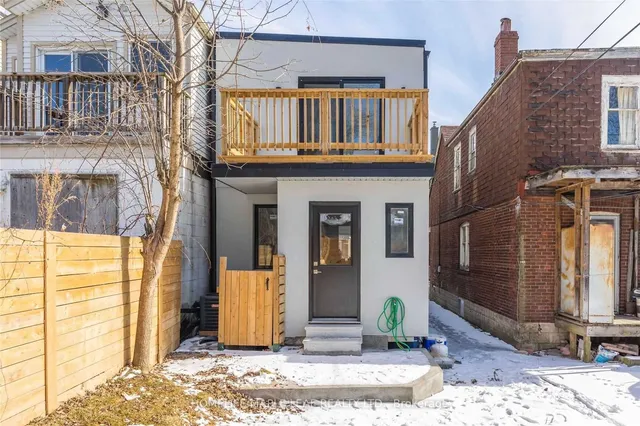 Additional image 40 of 386 Coxwell Ave