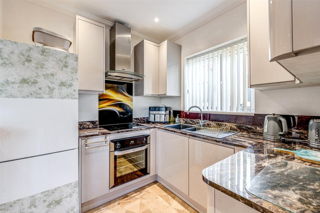 Additional image 10 of Shaftesbury Avenue, Goring-by-Sea, Worthing, West Sussex, BN12