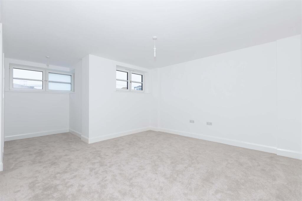 Additional image 4 of West Parade, Worthing, BN11 5EF