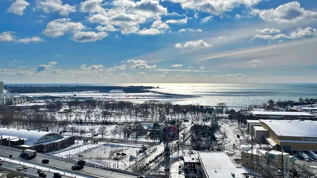 Additional image 26 of 49 East Liberty St Unit 2003