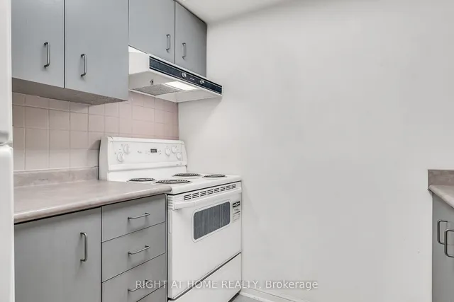 Additional image 6 of 650 Lawrence Ave Unit 522