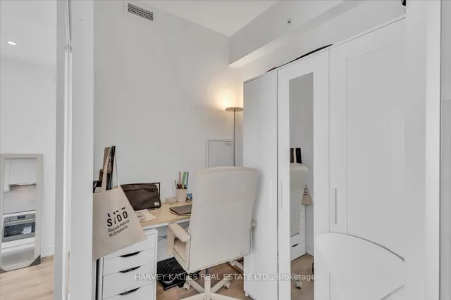 Additional image 15 of 161 Roehampton Ave Unit 3301