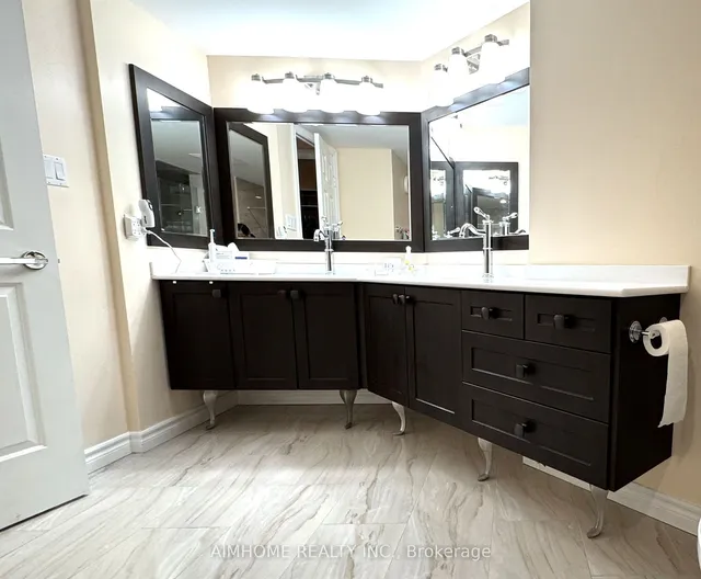 Additional image 15 of 175 Bamburgh Circ Unit 404