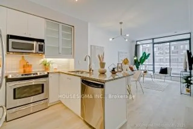 Additional image 12 of 438 King St Unit 512