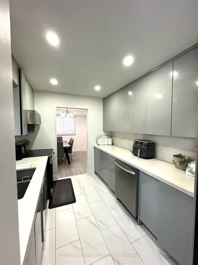 Additional image 18 of 864 Laurier Ave