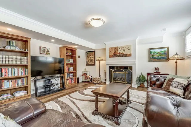 Additional image 39 of 1641 Allan Cres Cres