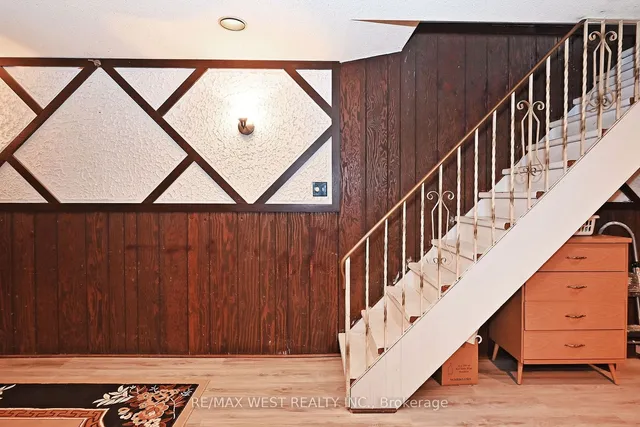 Additional image 37 of 39 Lindsey Ave