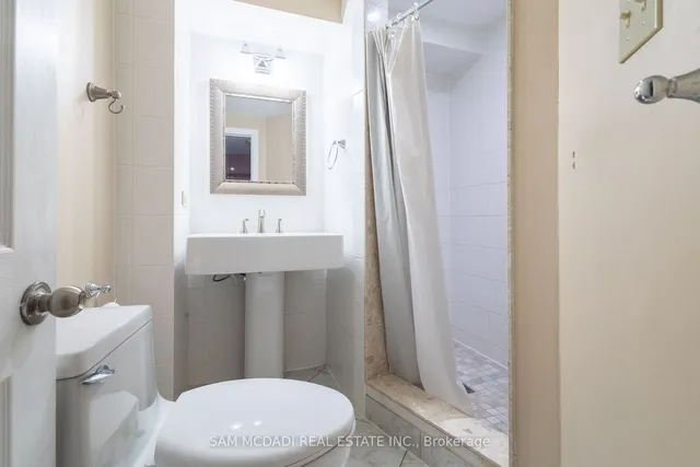 Additional image 37 of 2290 Devon Rd